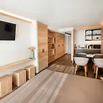 N'joy Otel 2*