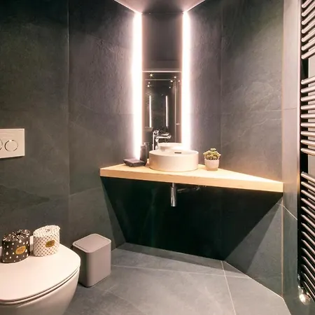 N'joy Hotel