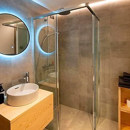 N'joy Hotel 2*
